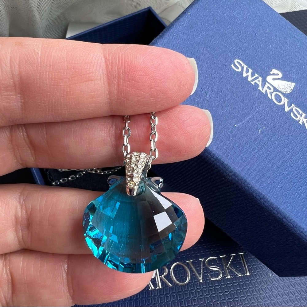 AUTHENTIC Swarovski Limited Edition Turquoise Seashell Necklace - Picture 6 of 16
